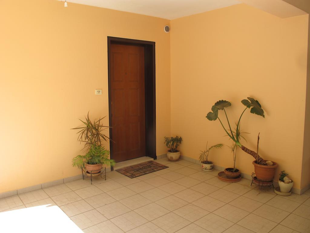 Athenian Apartment With Garden, Near Metro Station Chalandri Nu 3 Bagian luar foto