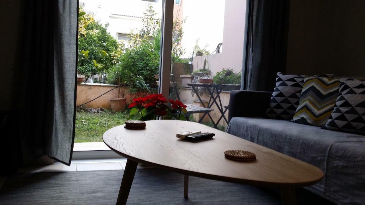 Athenian Apartment With Garden, Near Metro Station Chalandri Nu 3 Bagian luar foto